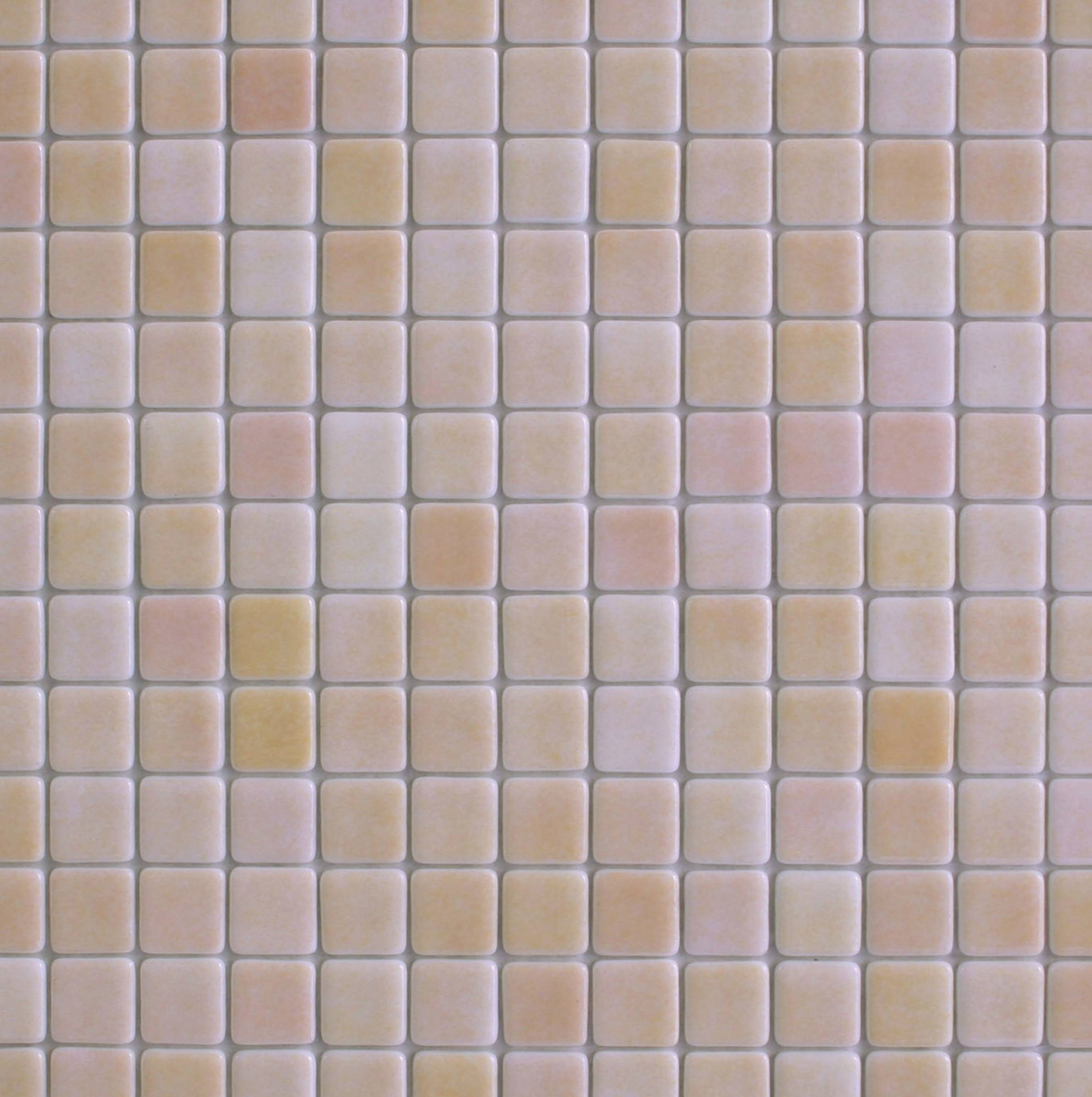 Pâte de verre beige pour une couleur d’eau de piscine caraïbes à Toulon Var