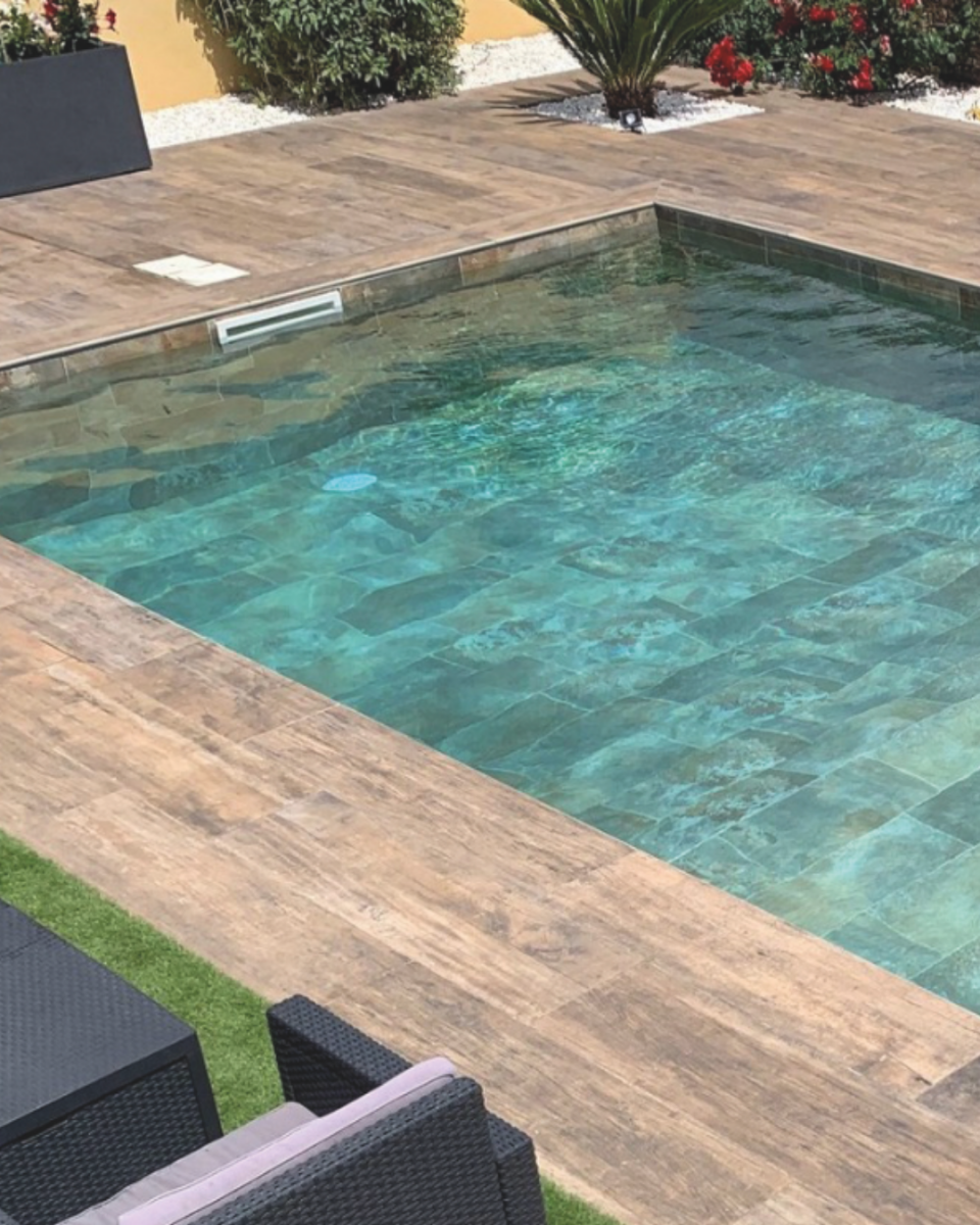 Carrelage en grès cérame effet pierre de Bali