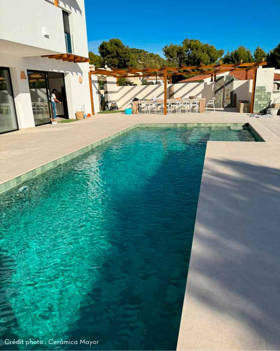 Innovation carrelage de piscine pour réaliser des angles non saillants